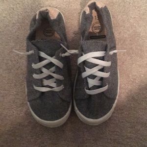 Denim blue with pink trim girls slip on sneakers